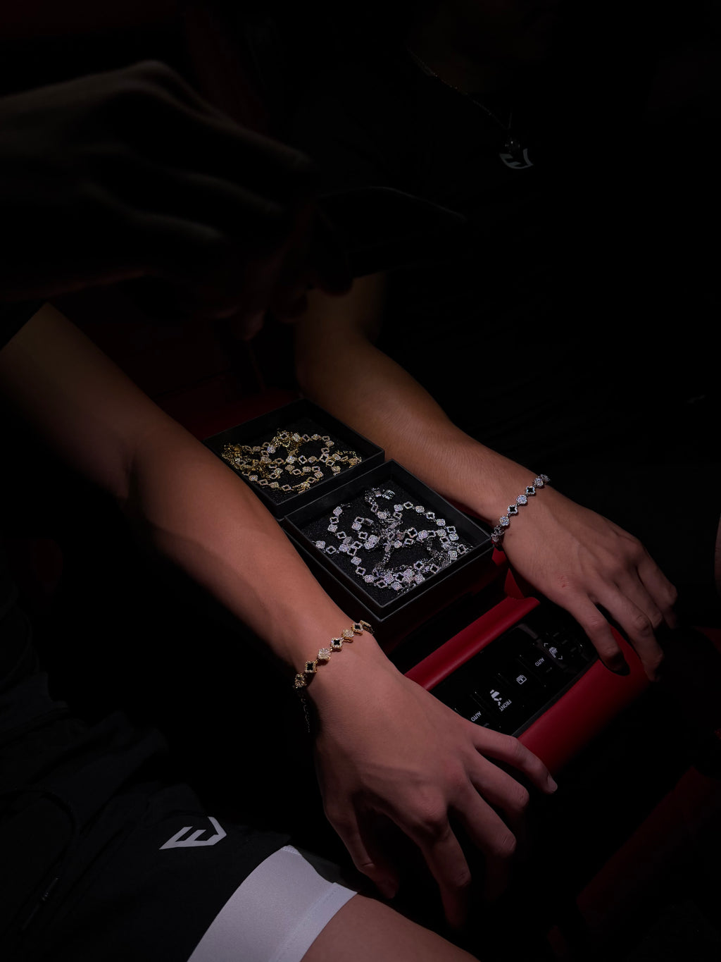 LUX NOIR CLOVER BRACELET